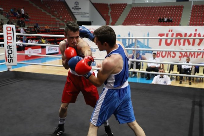 Gruplar Türkiye Boks Şampiyonası Konya’da başladı