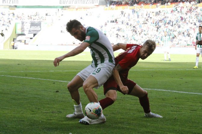 Süper Lig: Konyaspor: 1 - İstikbal Mobilya Kayserispor: 1 (İlk yarı)