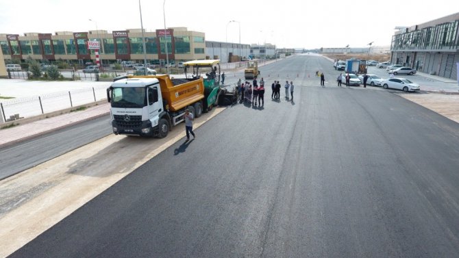 Başkan Kılca, sanayi bölgelerindeki yol asfaltlama çalışmalarını inceledi