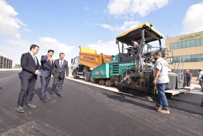 Başkan Kılca, sanayi bölgelerindeki yol asfaltlama çalışmalarını inceledi