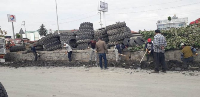 Ereğli’de Yeni Sanayi Sitesinin su kanalları temizlendi