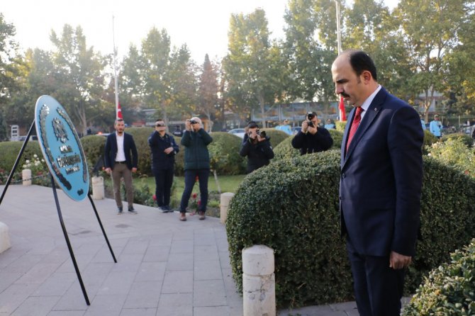 Konya’da ebediyete intikalinin 81. yıl dönümünde Atatürk törenle anıldı