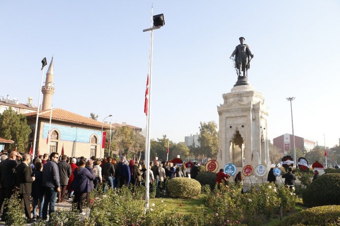 Konya’da ebediyete intikalinin 81. yıl dönümünde Atatürk törenle anıldı