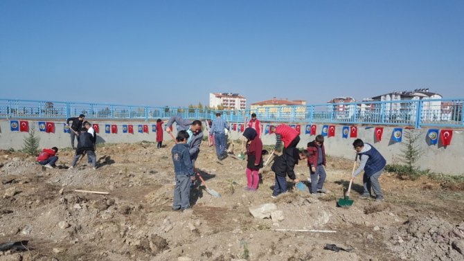 Beyşehir’de şehit uzman onbaşı anısına fidan dikildi