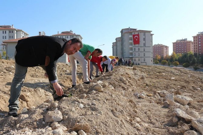 Beyşehir’de şehit uzman onbaşı anısına fidan dikildi