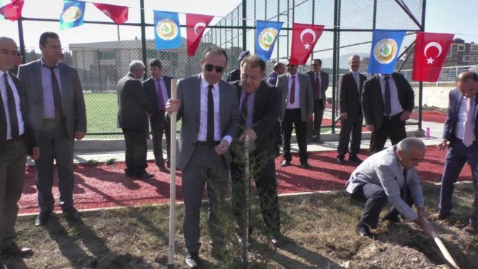 Beyşehir’de şehit uzman onbaşı anısına fidan dikildi