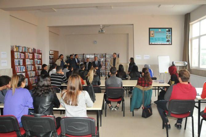 Başkan Akkaya üniversiteli gençlerle buluşmayı sürdürüyor