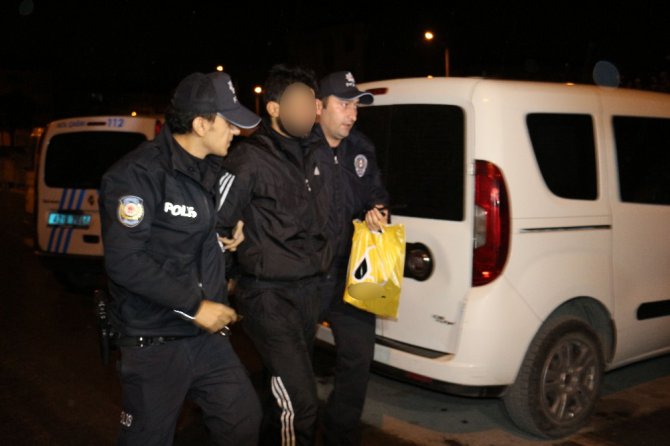 Tartıştığı 20 yaşındaki karısını döverek öldürdü