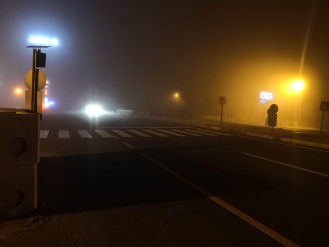 Aksaray’da yoğun sis trafiği olumsuz etkiliyor