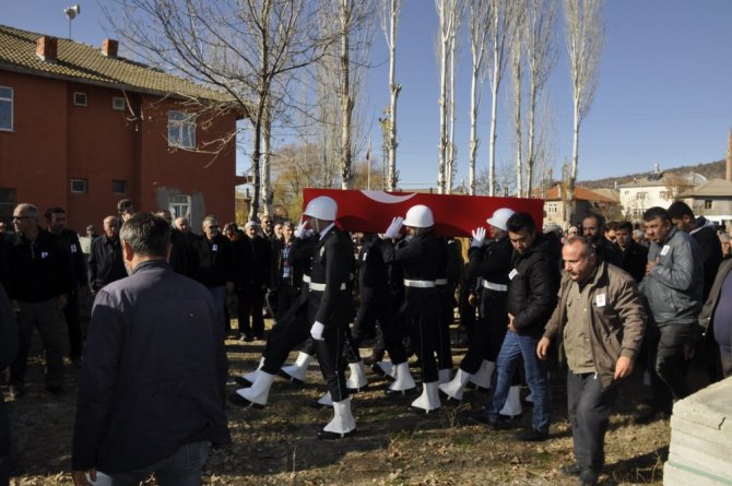 Kalbine yenik düşen polis memuru son yolculuğuna uğurlandı
