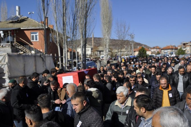 Kalbine yenik düşen polis memuru son yolculuğuna uğurlandı
