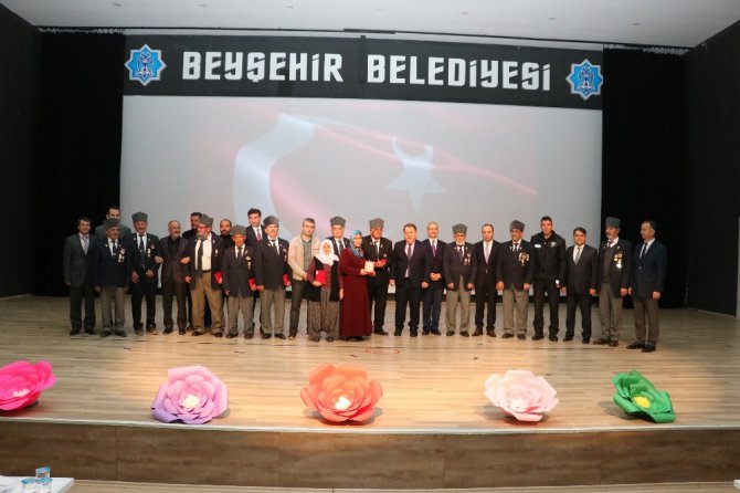 Beyşehir’de Kıbrıs gazilerine madalyaları verildi