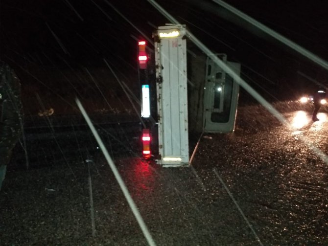 Beyşehir’de kamyonet devrildi: 1 yaralı