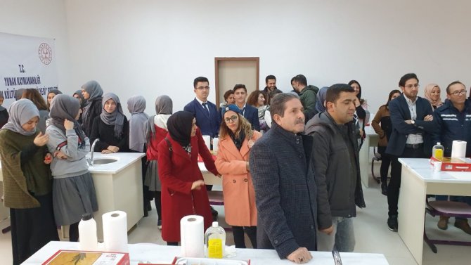 Yunak’ta Ebru atölyesi açıldı