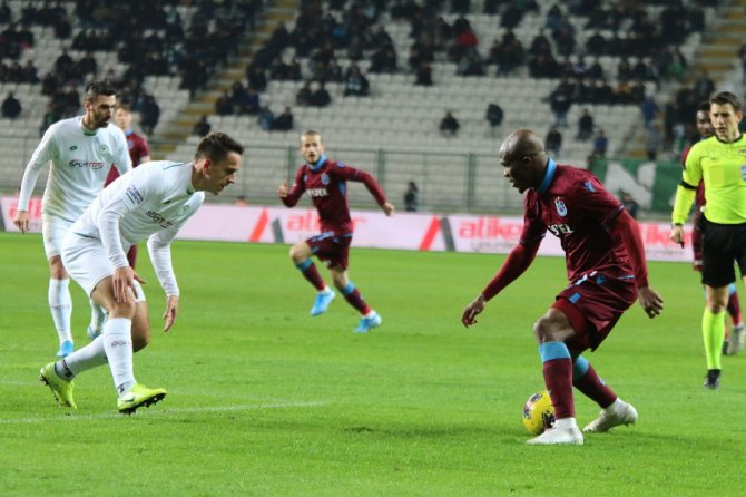 Süper Lig: Konyaspor: 0 - Trabzonspor: 1 (İlk yarı)
