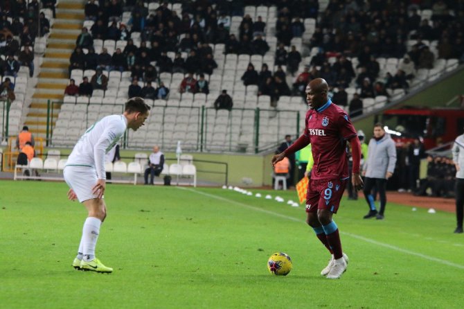 Süper Lig: Konyaspor: 0 - Trabzonspor: 1 (İlk yarı)
