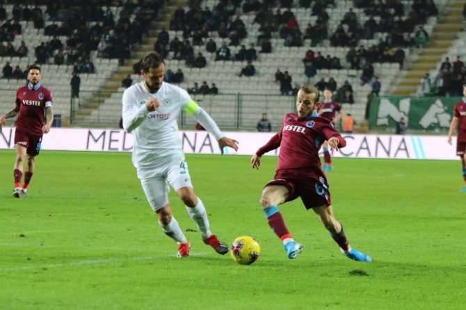 Süper Lig: Konyaspor: 0 - Trabzonspor: 1 (İlk yarı)
