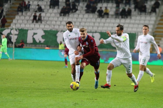 Süper Lig: Konyaspor: 0 - Trabzonspor: 1 (İlk yarı)