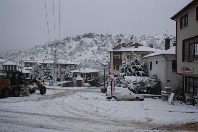 Konya’nın ilçelerinde kar yağışı