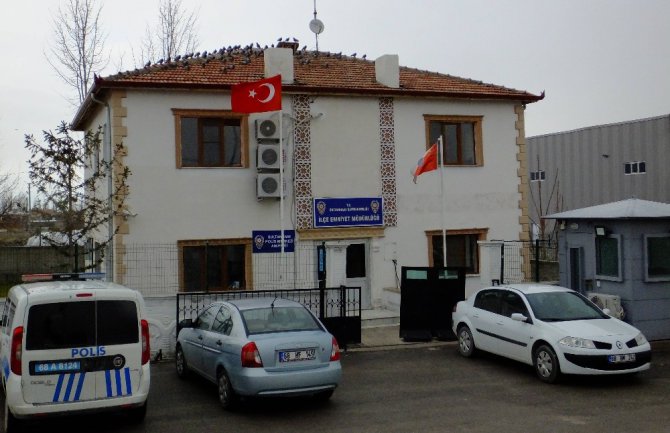 İki iş adamını 780 bin TL dolandıran 4 şüpheli kaçarken yakalandı