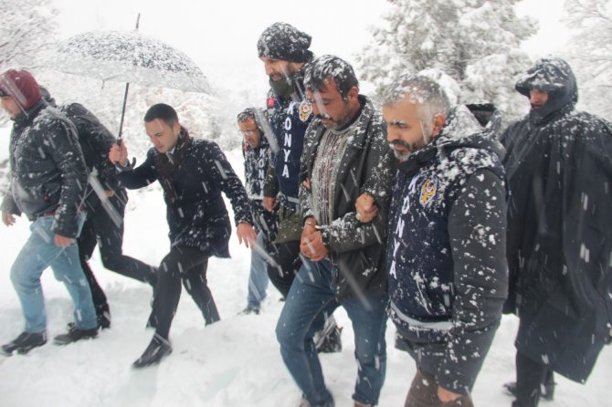 15 yıl önce cinayete kurban giden şahsın kahvesine uyutucu ilaç atıp boğmuşlar