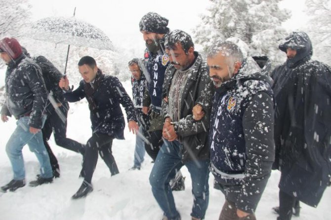 15 yıl önceki cinayetin zanlıları tutuklandı