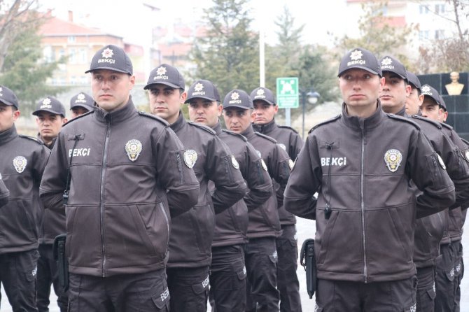 Aksaray’da bekçiler sokakların asayişini sağlıyor