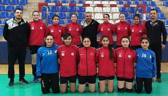 Aksaray’ın adını Küçük Kızlar Hentbol Takımı Türkiye Şampiyonluğuna taşıdı