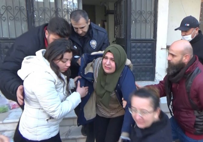 Yangında çocuklarını evde sanan annenin feryadı yürekleri dağladı