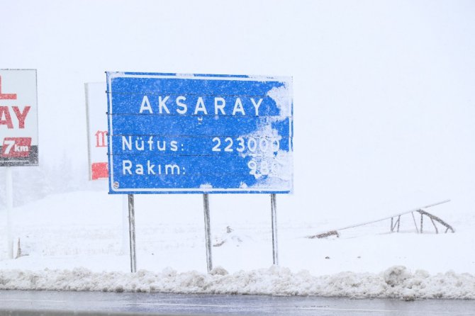 Aksaray’da kar yağışı etkisini sürdürüyor