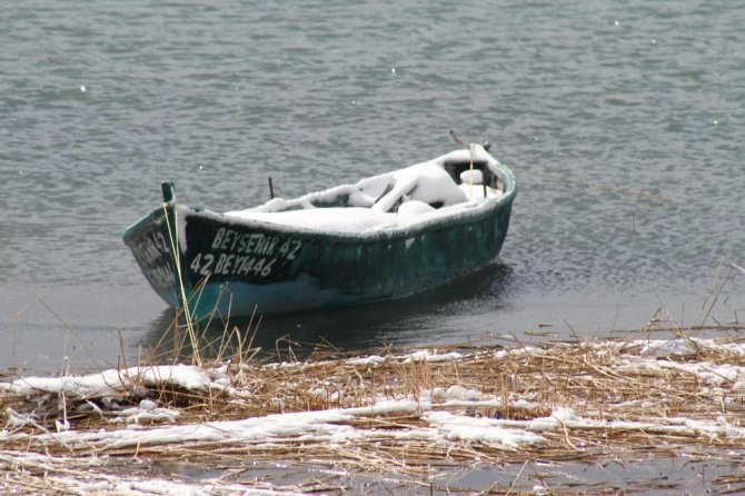 Beyşehir’de balık avına soğuk hava molası