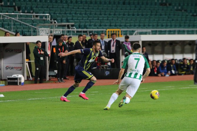 Süper Lig: Konyaspor: 1 - Fenerbahçe: 0 (İlk yarı)