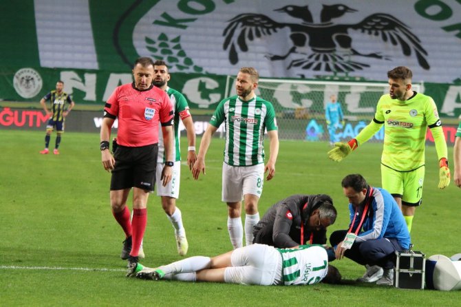 Süper Lig: Konyaspor: 1 - Fenerbahçe: 0 (İlk yarı)