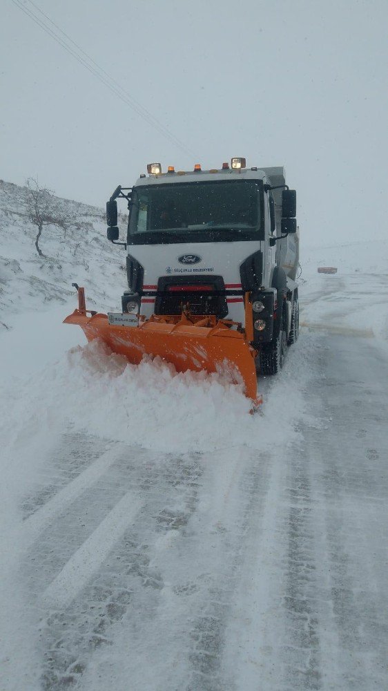 Selçuklu’da kar mesaisi