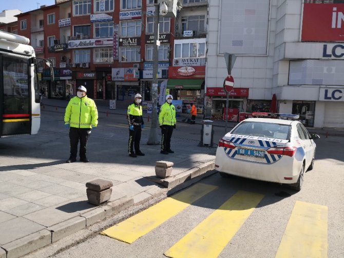 Aksaray emniyeti korona virüse karşı etkin bir mücadele yürütüyor