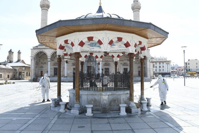 Konya’da korona virüsle mücadele etkin şekilde sürdürülüyor