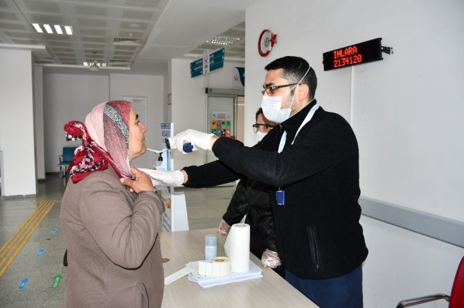 Aksaray’da hastaneye gelen her vatandaş kontrolden geçiriliyor