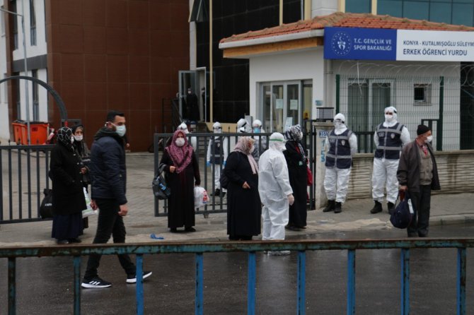 Konya’da test sonucu negatif çıkan umrecilerin tahliyesi başladı