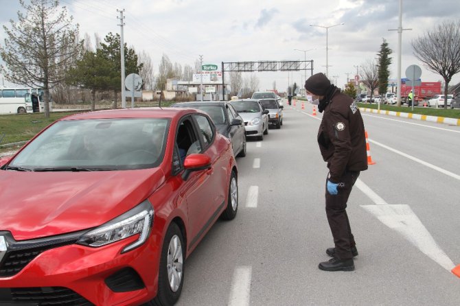 Polisin Korona virüs denetimleri sürüyor