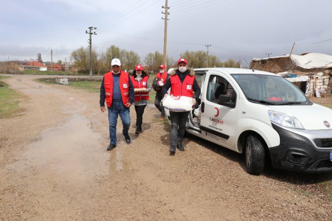 Aksaray’da Kızılay herkesin tüm ihtiyacını karşılıyor