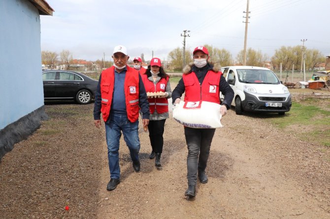 Aksaray’da Kızılay herkesin tüm ihtiyacını karşılıyor