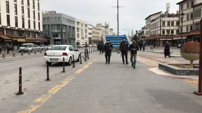 Konya’da 20 yaş altındaki gençlere yönelik denetim yapıldı