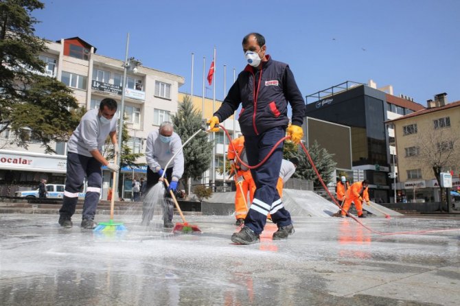 Aksaray Belediyesi dezenfekte çalışmalarını sürdürüyor