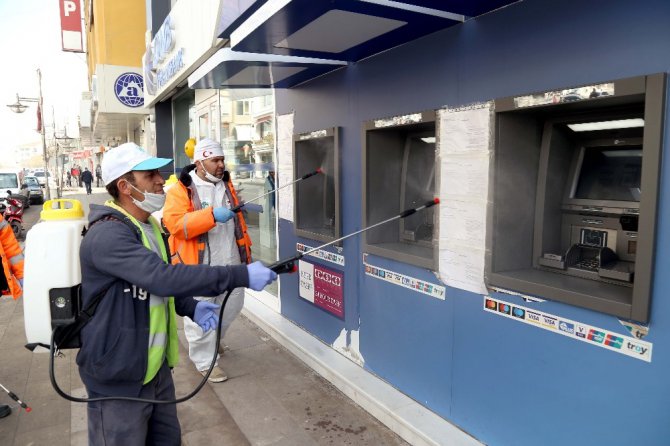 Aksaray Belediyesi dezenfekte çalışmalarını sürdürüyor