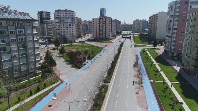 Konya’da sokaklar sessizliğe büründü