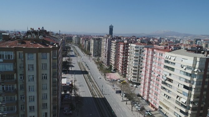 Konya’da sokaklar sessizliğe büründü