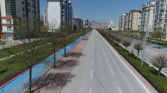 Konya’da sokaklar sessizliğe büründü