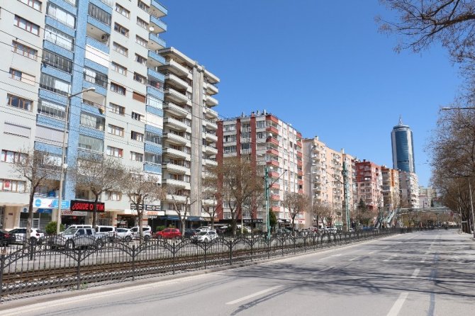 Konya’da sokaklar sessizliğe büründü