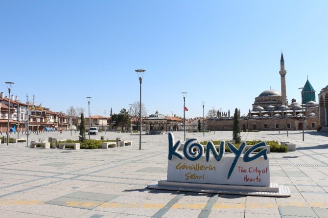Konya’da sokaklar sessizliğe büründü