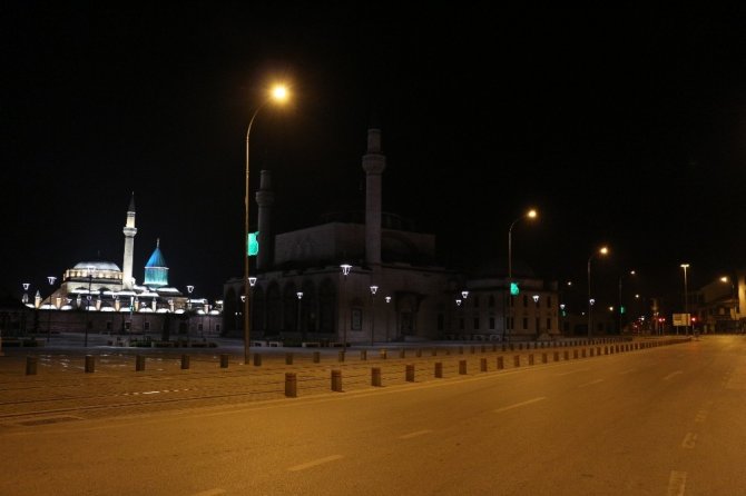 Konya’da sokaklar yeniden sessizliğe büründü